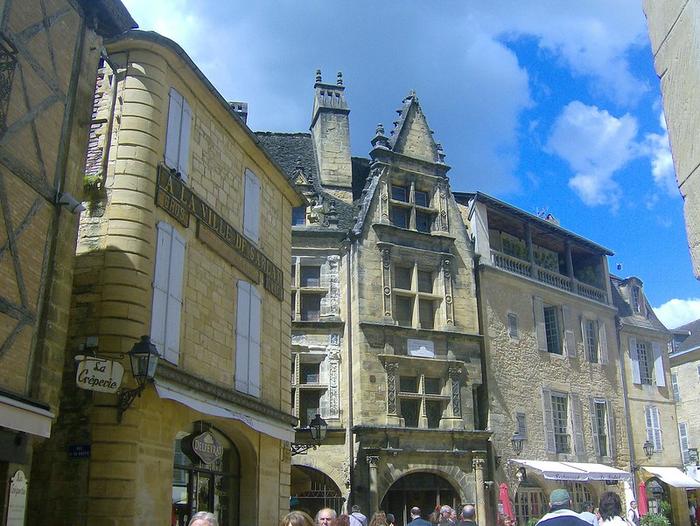 Sarlat-la-canéda/immobilier/CENTURY21 Patrimoine 24/ sarlat la canéda immobilier architecture patrimoine appartement