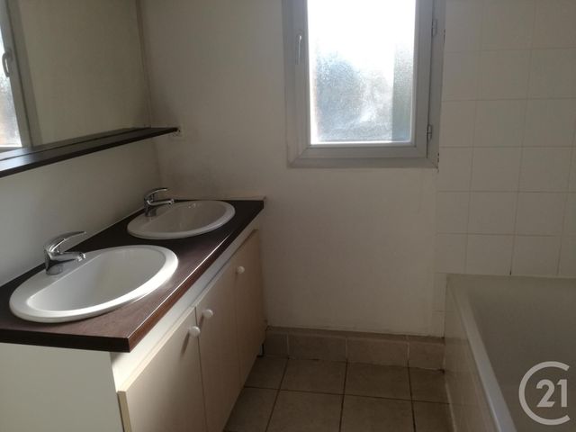 Afficher la photo en grand Appartement F3 à vendre - 3 pièces - 66.0 m2 - SARLAT LA CANEDA - 24 - AQUITAINE - Century 21 Patrimoine 24