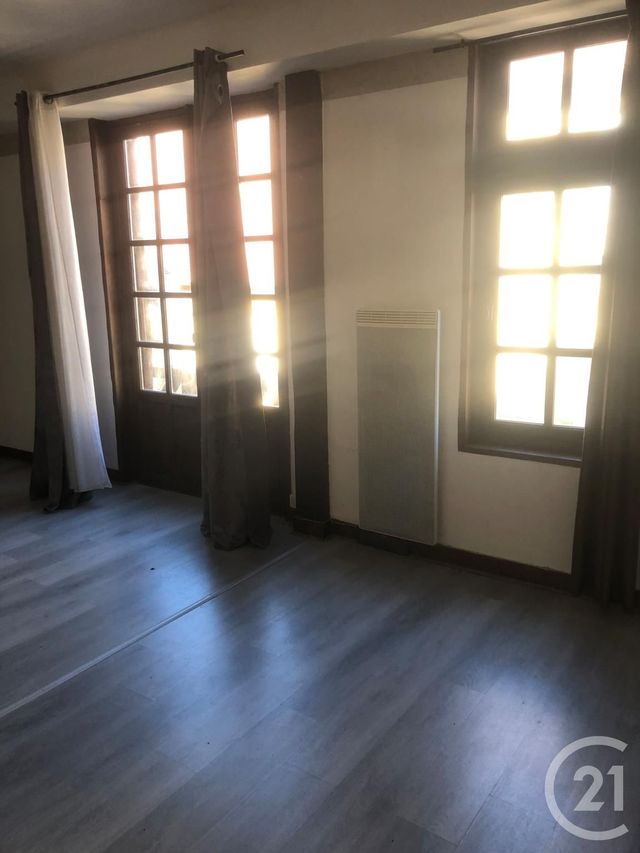 Afficher la photo en grand Studio à louer - 1 pièce - 33.53 m2 - SARLAT LA CANEDA - 24 - AQUITAINE - Century 21 Patrimoine 24