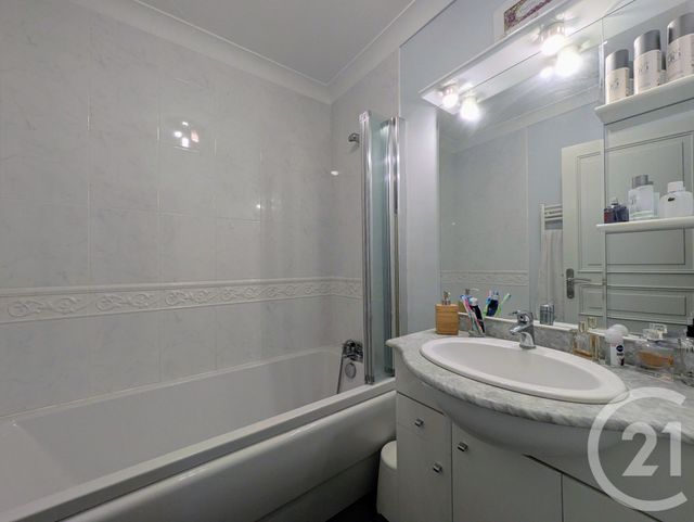 maison à vendre - 8 pièces - 170.0 m2 - CENAC ET ST JULIEN - 24 - AQUITAINE - Century 21 Patrimoine 24