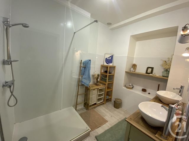 Appartement F3 à louer - 3 pièces - 81.0 m2 - MONTIGNAC - 24 - AQUITAINE - Century 21 Patrimoine 24