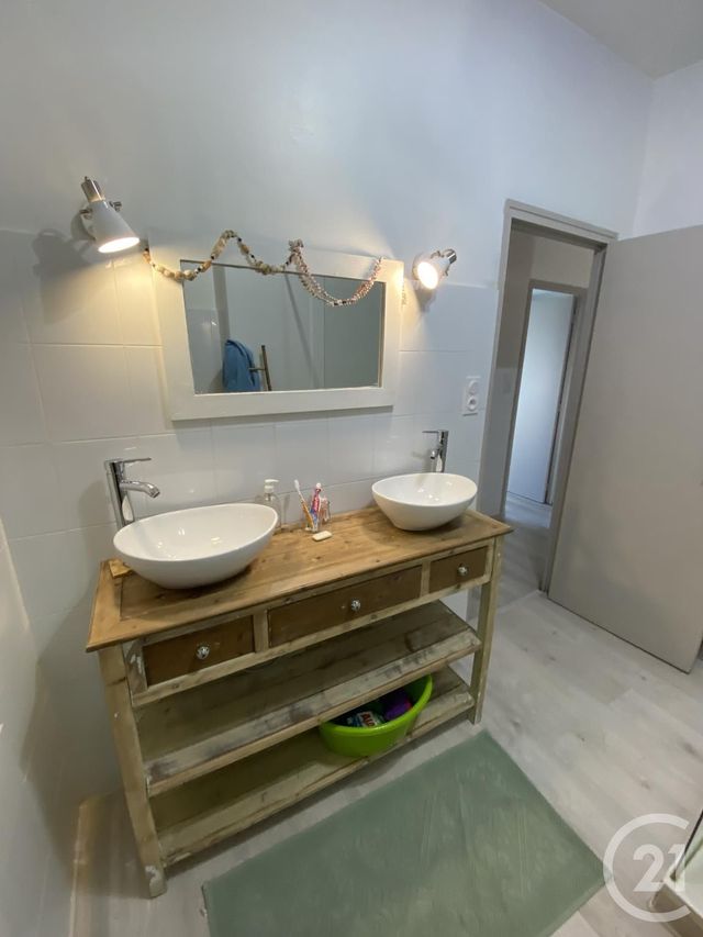 Appartement F3 à louer - 3 pièces - 81.0 m2 - MONTIGNAC - 24 - AQUITAINE - Century 21 Patrimoine 24