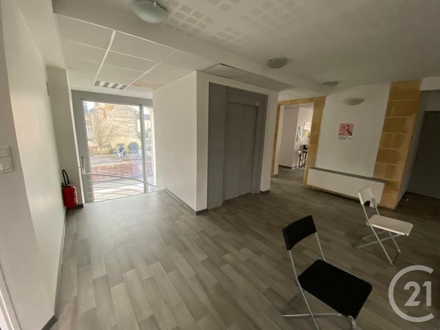 Appartement Local à louer - 1 pièce - 29.4 m2 - SARLAT LA CANEDA - 24 - AQUITAINE - Century 21 Patrimoine 24