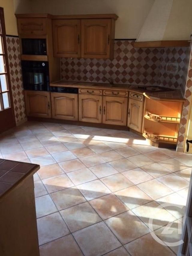 maison à louer - 7 pièces - 158.79 m2 - PEYZAC LE MOUSTIER - 24 - AQUITAINE - Century 21 Patrimoine 24