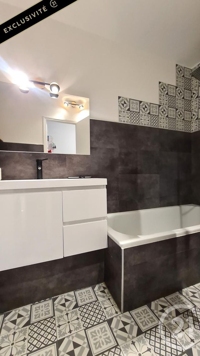 Appartement T3 à vendre - 3 pièces - 67.07 m2 - SARLAT LA CANEDA - 24 - AQUITAINE - Century 21 Patrimoine 24