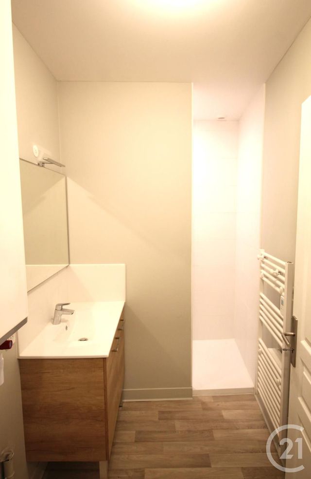 Appartement T3 à louer - 3 pièces - 60.64 m2 - SARLAT LA CANEDA - 24 - AQUITAINE - Century 21 Patrimoine 24