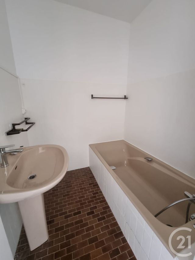Appartement à louer - 2 pièces - 43.51 m2 - SARLAT LA CANEDA - 24 - AQUITAINE - Century 21 Patrimoine 24