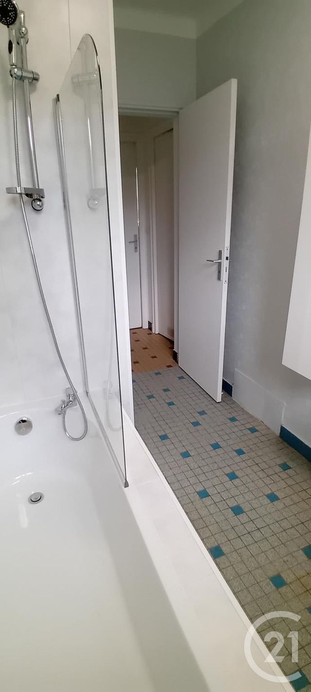 Appartement F3 à louer - 3 pièces - 69.96 m2 - SARLAT LA CANEDA - 24 - AQUITAINE - Century 21 Patrimoine 24