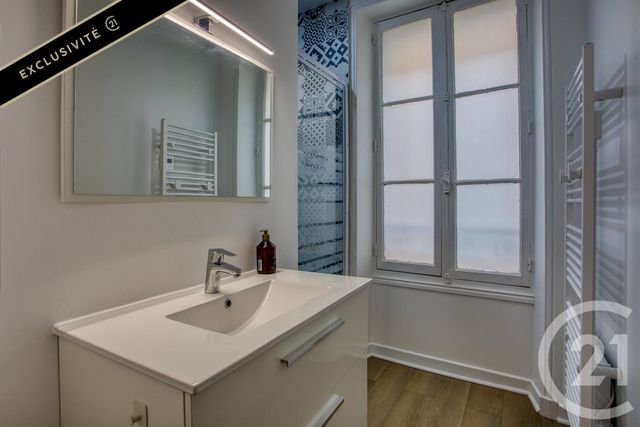 Appartement F3 bis à vendre - 3 pièces - 58.24 m2 - SARLAT LA CANEDA - 24 - AQUITAINE - Century 21 Patrimoine 24