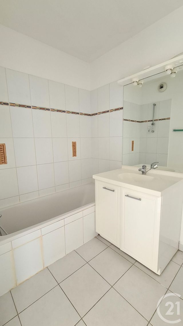 Appartement T3 à vendre - 3 pièces - 57.7 m2 - SARLAT LA CANEDA - 24 - AQUITAINE - Century 21 Patrimoine 24