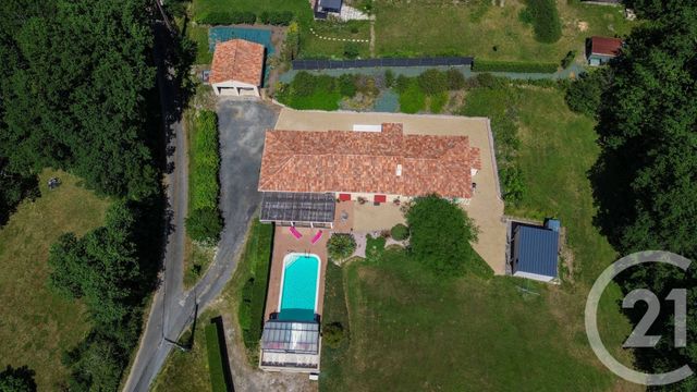 maison à vendre - 5 pièces - 160.6 m2 - ST CYBRANET - 24 - AQUITAINE - Century 21 Patrimoine 24