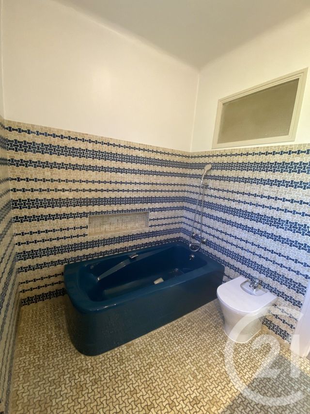 maison à louer - 6 pièces - 200.35 m2 - SARLAT LA CANEDA - 24 - AQUITAINE - Century 21 Patrimoine 24